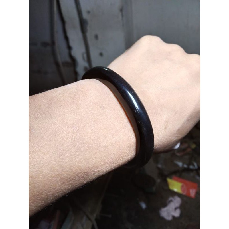 sadi oval hitam