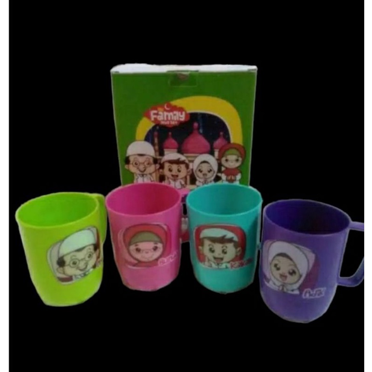 MUG / CANGKIR  FAMILY 4 SET PLASTIK