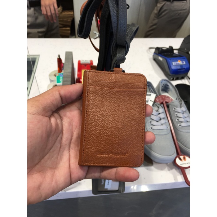

Id Card - Name Tag Hush Puppies Original - Leather Strap