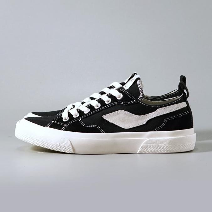 Vendage VS Lo - Chaotic Black Sneakers Vulcanized Heiden Heritage