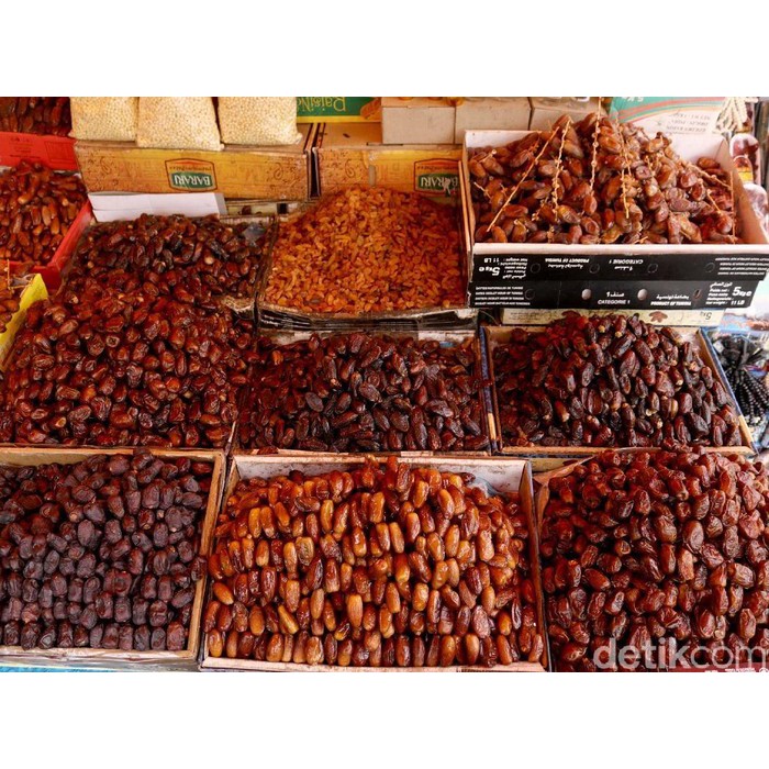 

Kurma Nabi 500gr Asli Madinah Super Premium Quality