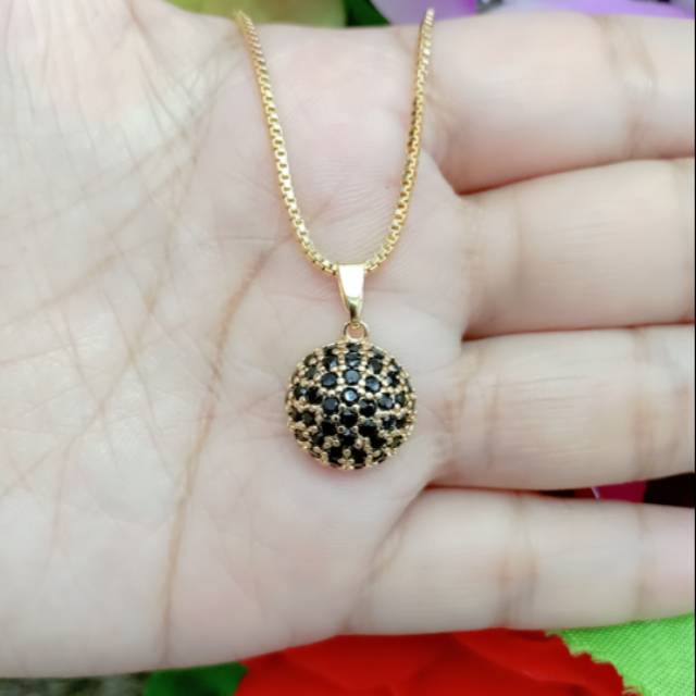 Kalung Dan Liontin bulat full Mata hitam