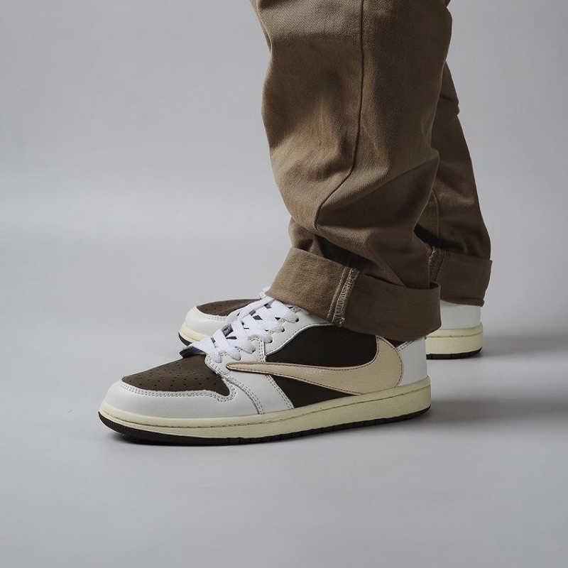 A*R J*RDAN 1 LOW TRAVIS SCOTT FRAGMENT MOCHA PK