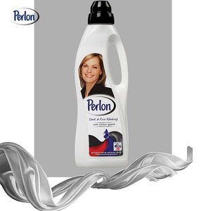 Perlon Black Dark & Fine Deterjen Pakaian Hitam 750 ml