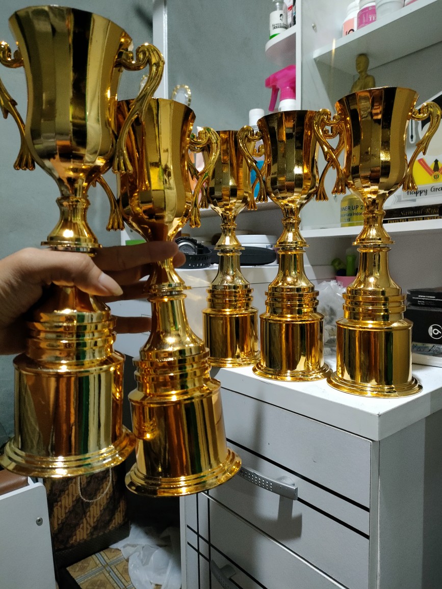 Piala Silver Trophy Silver Tatakan Chrome Bulat
