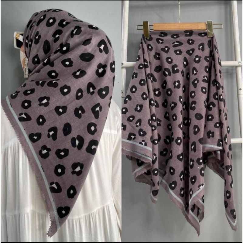 Hijab Segi Empat Voal Motif leopard terlaris