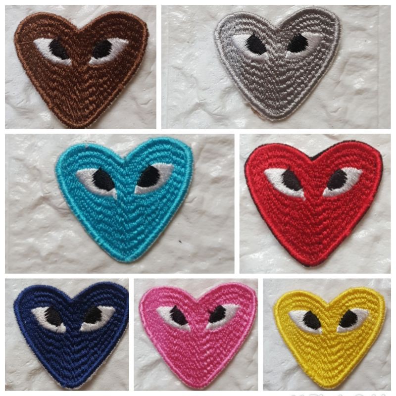 Iron Bordir Patch Mata Hati, Bunga Daisy Hitam, Merah, Pink, Biru, Silver, Coklat, Kuning, Navy.