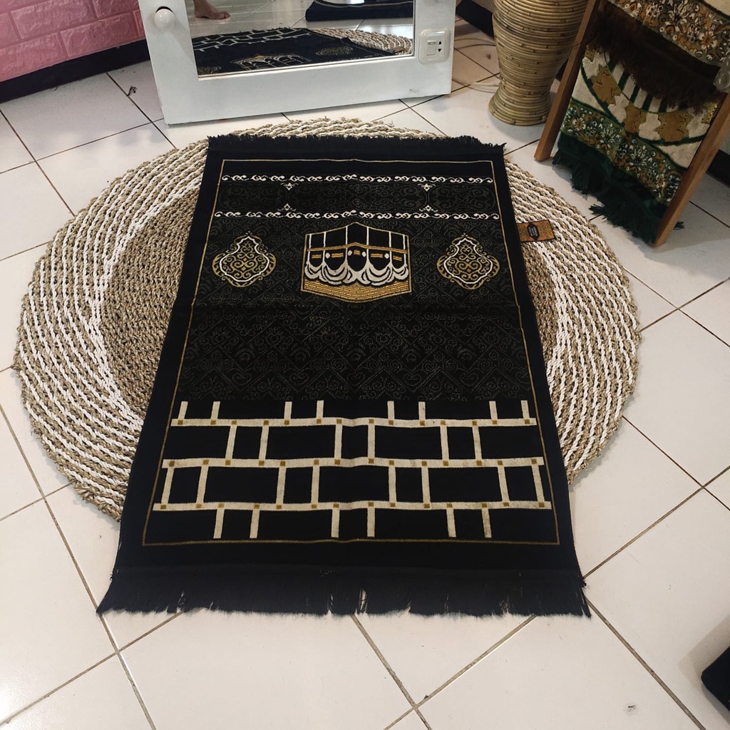 Sajadah Kiswah Bulu Lembut / Sejadah Turki Bulu Hitam / Sajadah Motif Kiswah