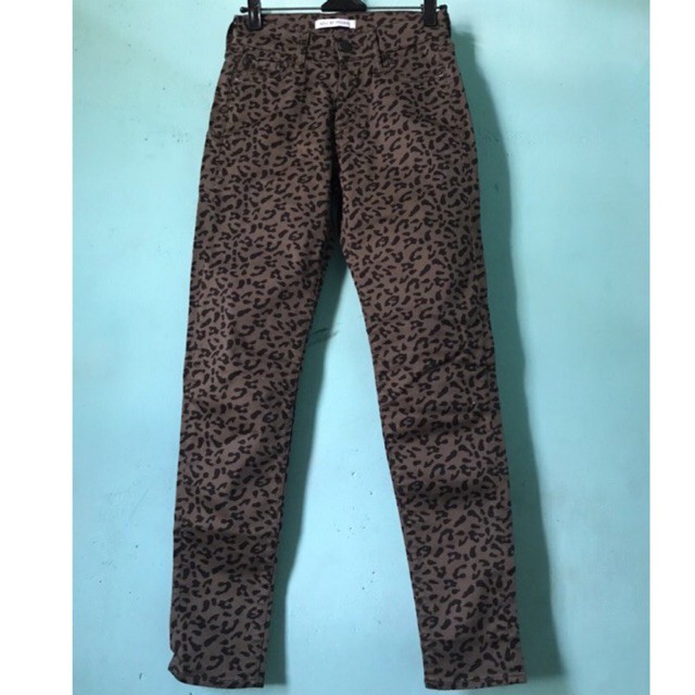 PL CELANA SEMI JENAS MOTIF LEOPART BRAND AZUL BY MOUSSY