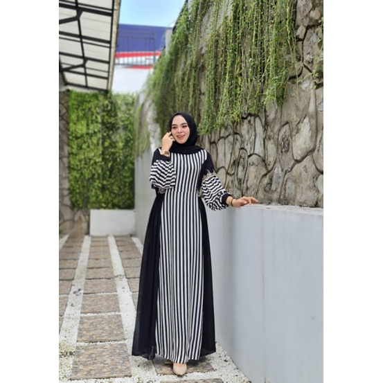 Naila Dress Strip