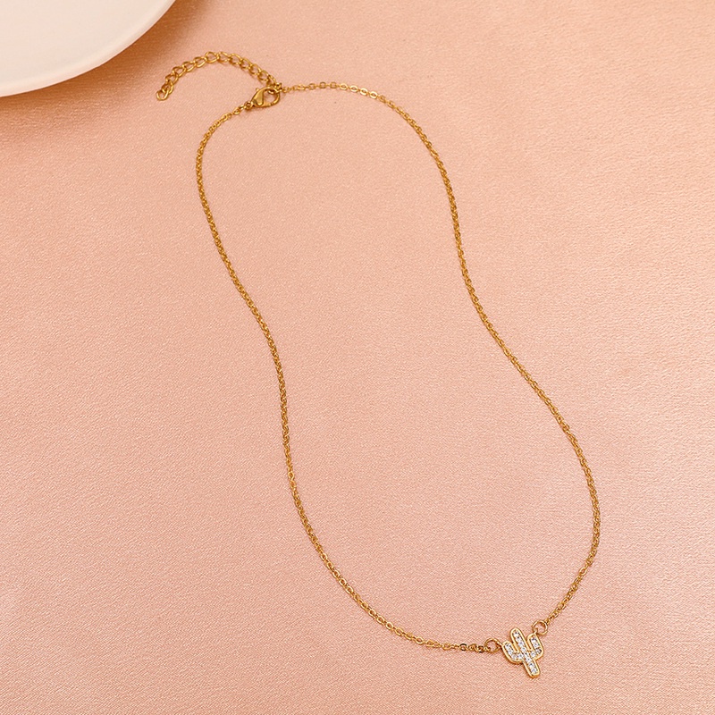 Creative Short Cactus Pendant Necklace For Women Simple Imitation Zircon Clavicle Chain Fashion Jewelry Accessories