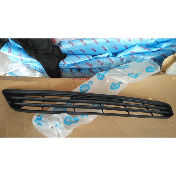 grill bemper innova 2005-2010