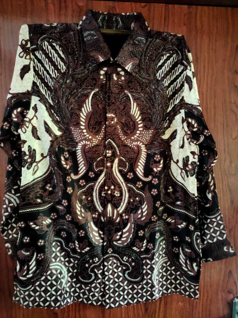 Kemeja Batik Pria Semi Sutra Silky Premium Puring Istimewa