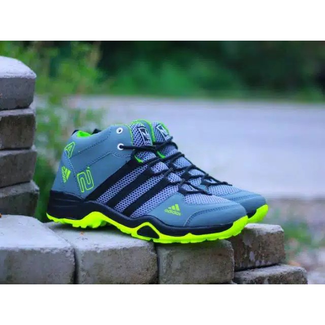 Sepatu adidas ax2 high / AX2 BOOTS Pria