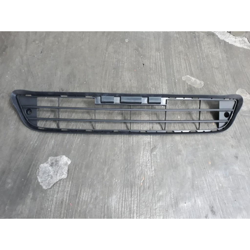 RAM / GRILL PLASTIK HITAM BUMPER DEPAN BAWAH INNOVA 2008-2010 (ORI)