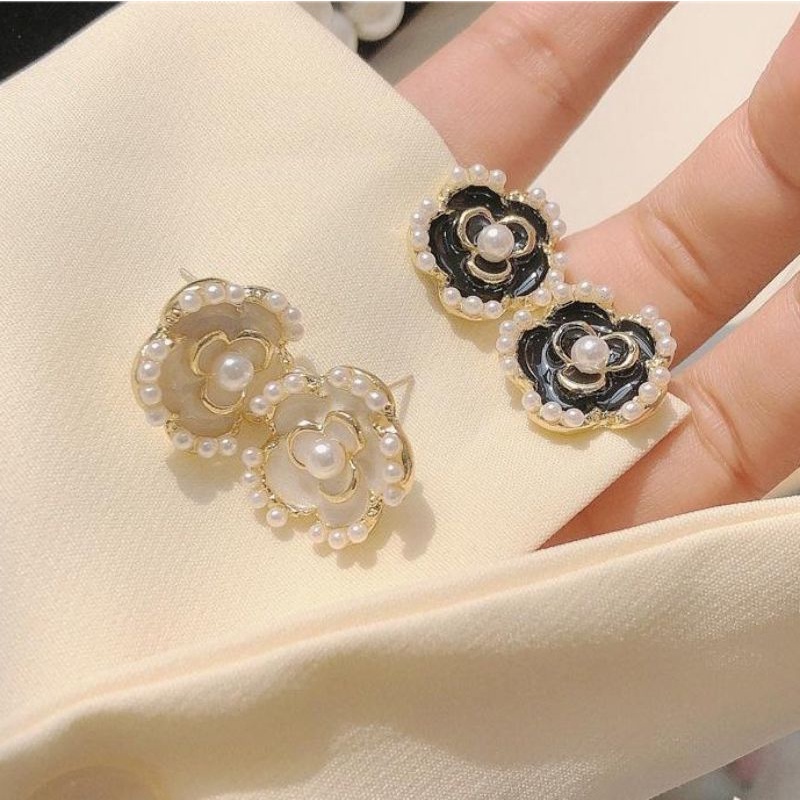 Jual ANTING STUD / ANTING HIJAB TUSUK ROSE WHITE BLACK | Shopee Indonesia
