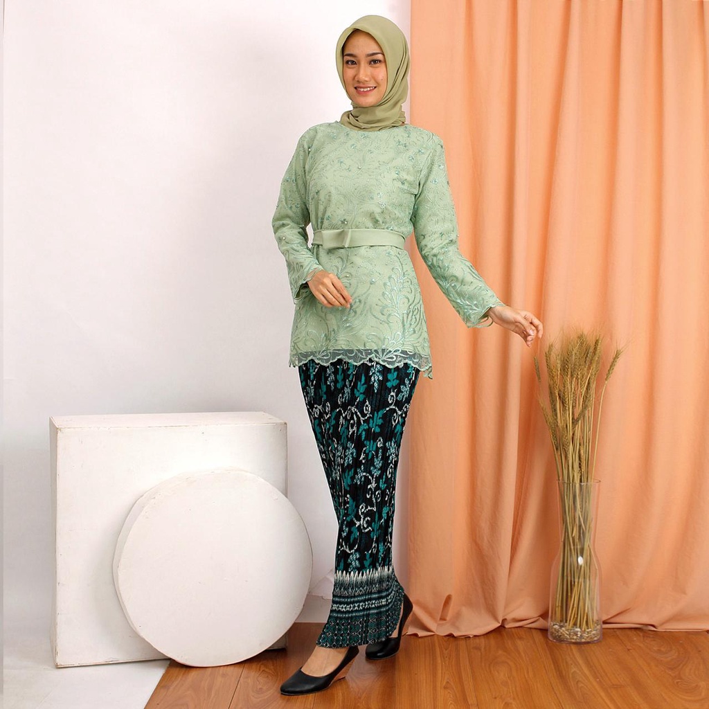 (DIJAMIN REALPICT) Kebaya Manohara Tile Bordir Glitter + Mutiara Tunik Wisuda Kondangan Rok Plisket-IJO MINT+ROK PLISKET