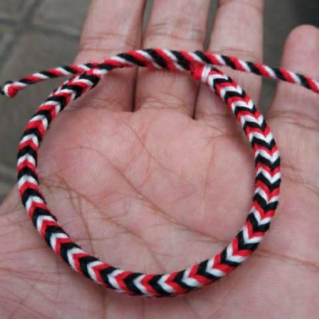Tridatu sisik naga