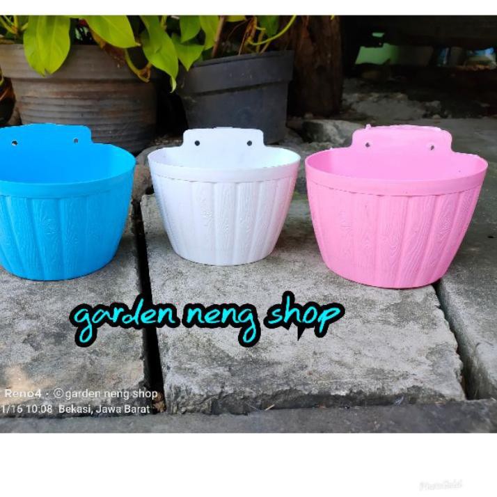 SALE TERLARIS POT DINDING GENTONG TANI 22 CM WARNA PUTIH BIRU PINK HIJAU POT TEMPEL GENTONG CANTIK L