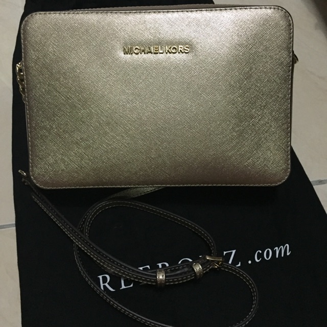LIKE NEW Michael Kors Jet Set Travel CrossBody GOLD