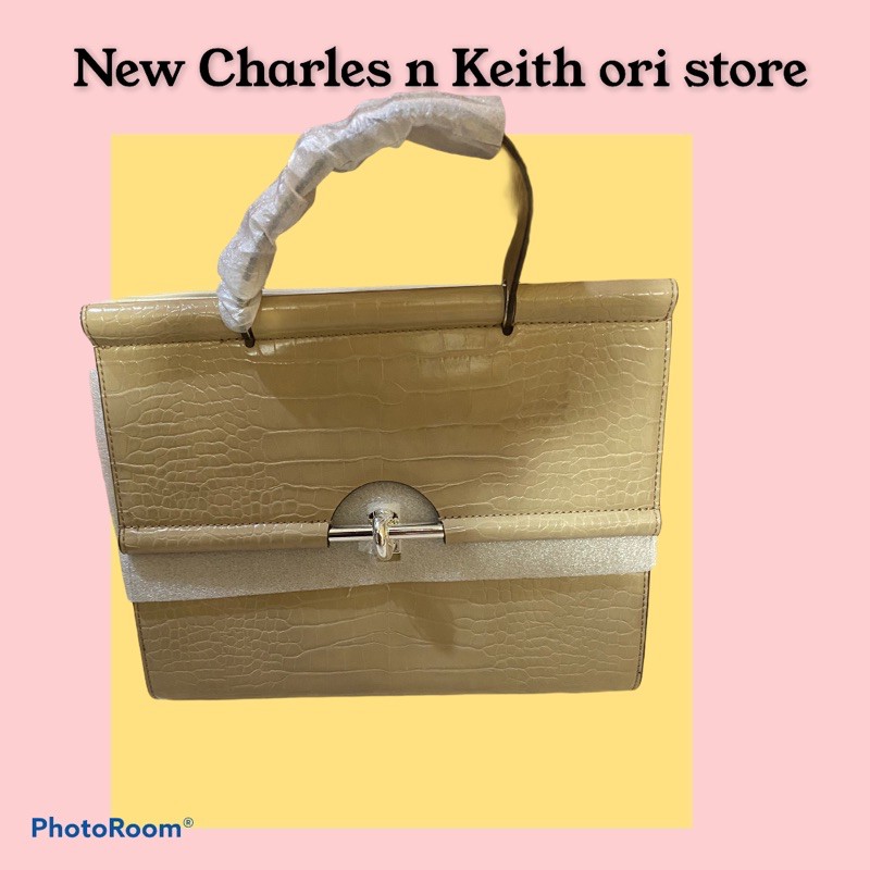 NEW HAND BAG CHARLES N KEITH ORI COUNTER 