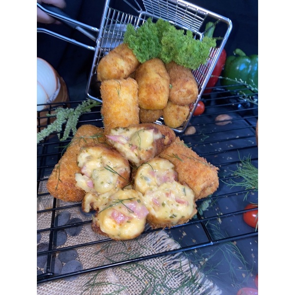 

RISOL MINI SMOKEDBEEF ISI 15PCS BY ROTICOKLATKU.EXPRESS