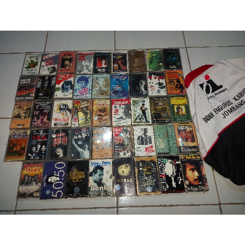 KASET PITA IWAN FALS BARANG UNIK BARANG JADUL BARANG ANTIK