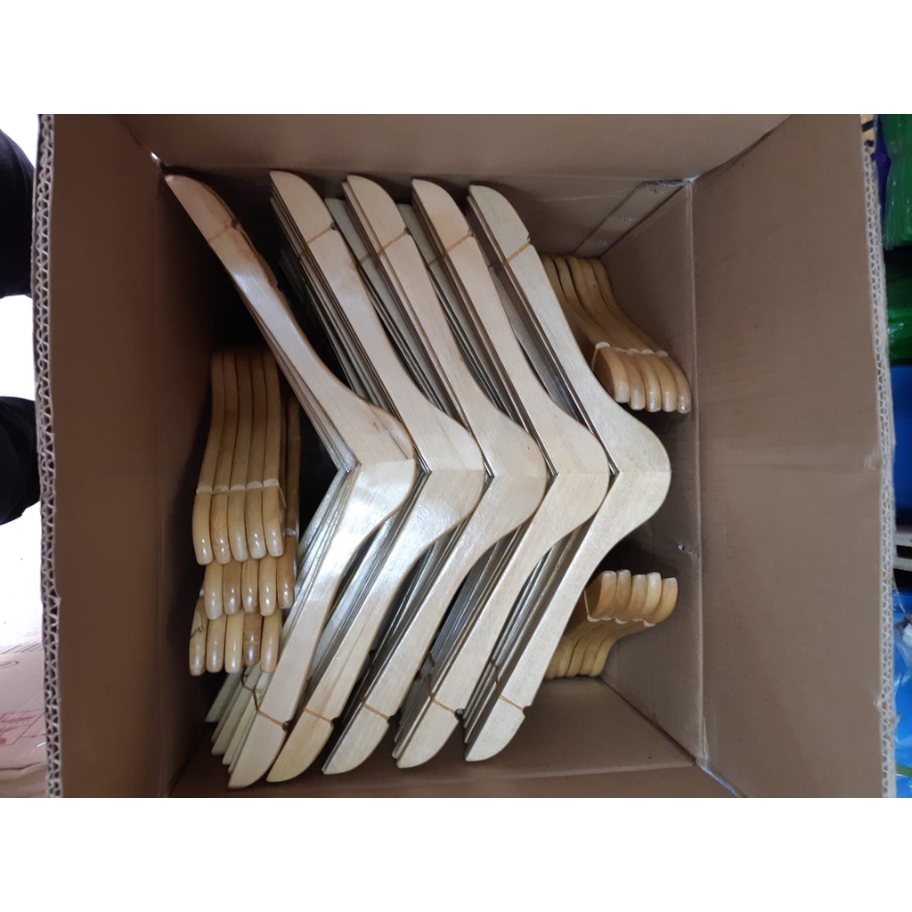 Hanger kayu ( Wood ) warna Natural/ gantungan baju ( Harga 6pcs)