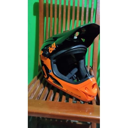 Helm sixsixone