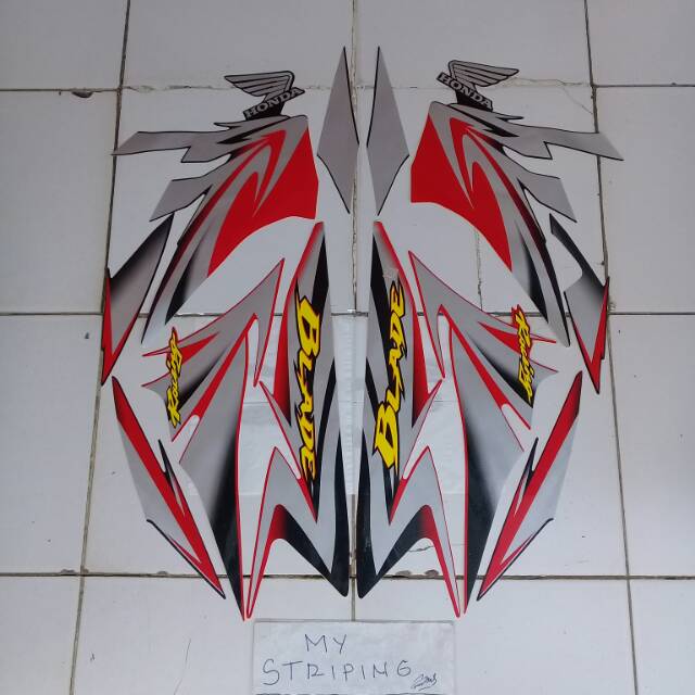 

Stiker blade 2011 hitam merah