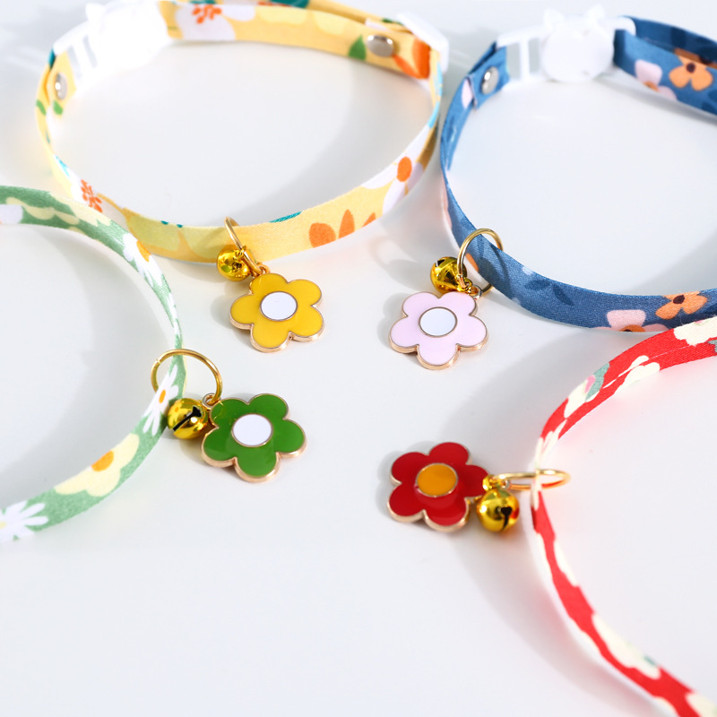 Kalung Leher Anjing / Kucing Adjustable Dengan Liontin Bunga Matahari Sun Flower