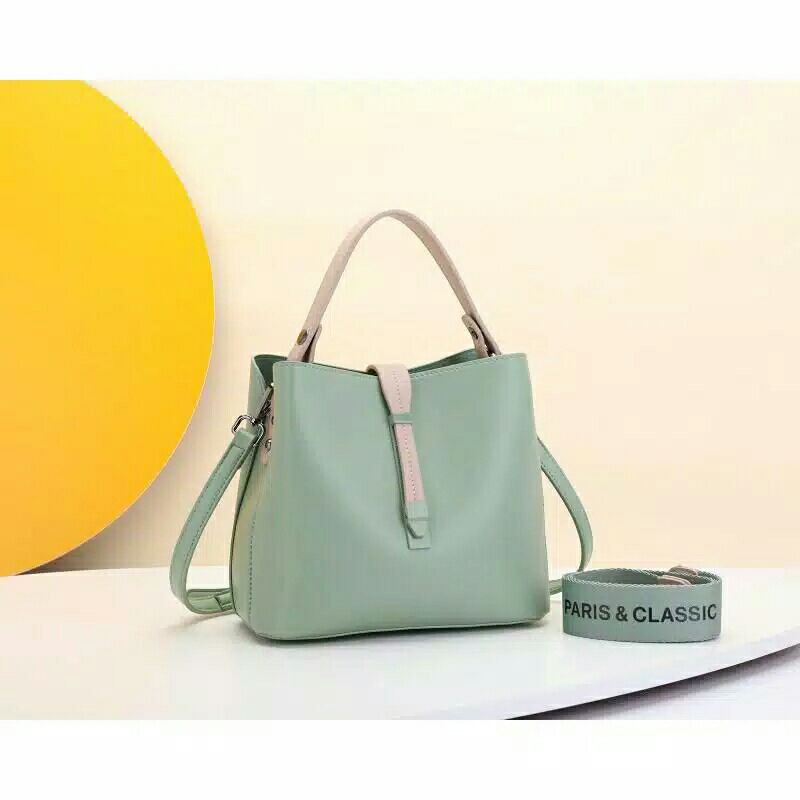 TAS PARIS CLASSIC / TAS IMPORT / TAS WANITA TERBARU / TAS FASHION / TAS SELEMPANG / TAS JINJING