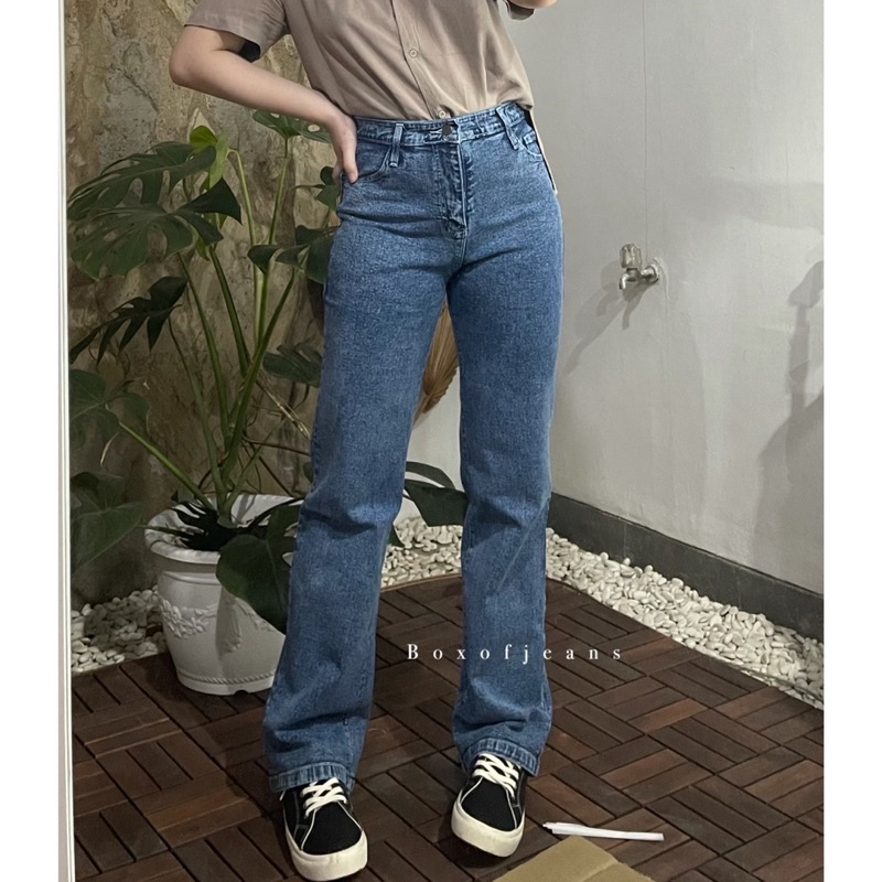 Boxofjeans - MERLYN HW Stretchy Loose Jeans - SNOW BLUE