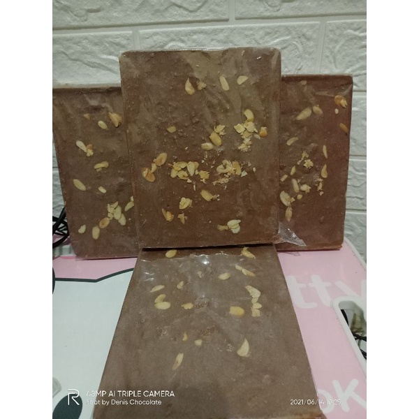 

pink Silverqueen Coklat Block 1kg