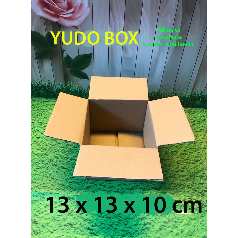 

Kardus karton uk. 13x13x10 cm Kotak Box ST untuk packing Souvenir -dll