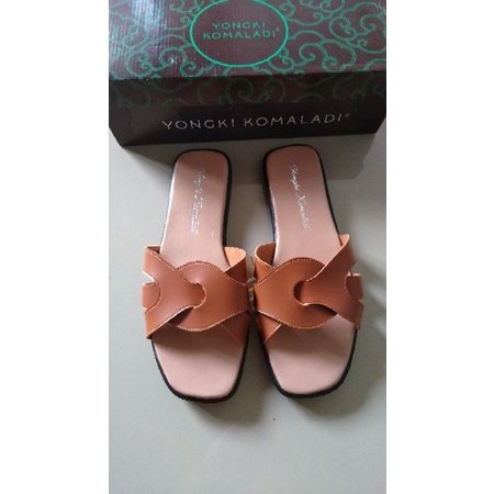 sandal wanita slop yongki komaladi