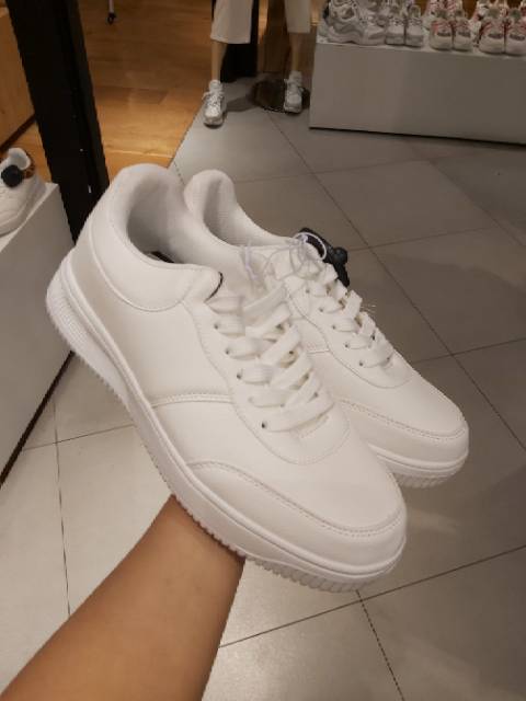 alice sneaker store