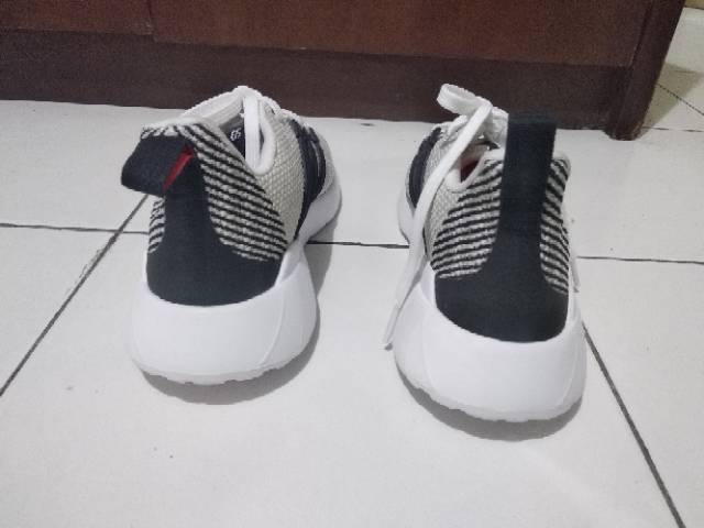 harga adidas ortholite float