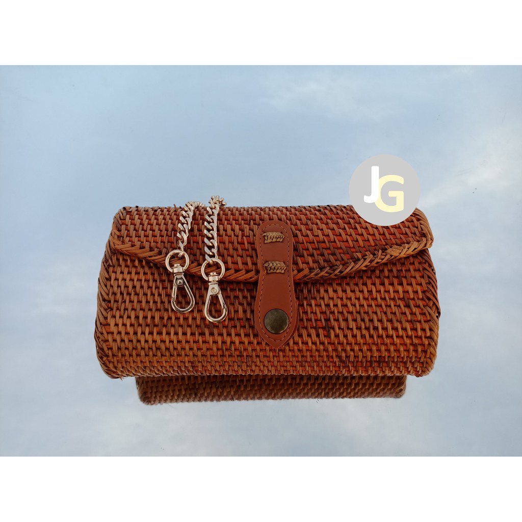 Tas pinggang rotan cewek