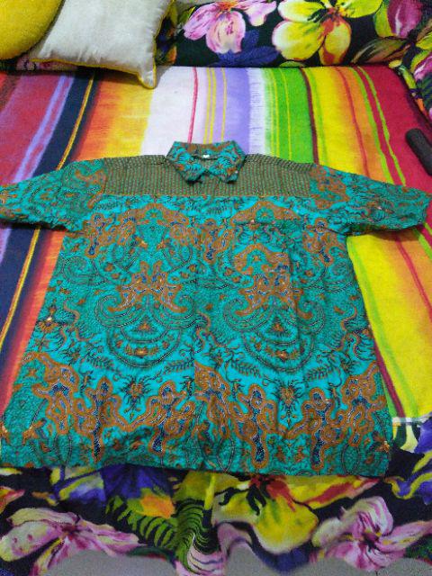 Hem Cowok Naga Hijau Seragam