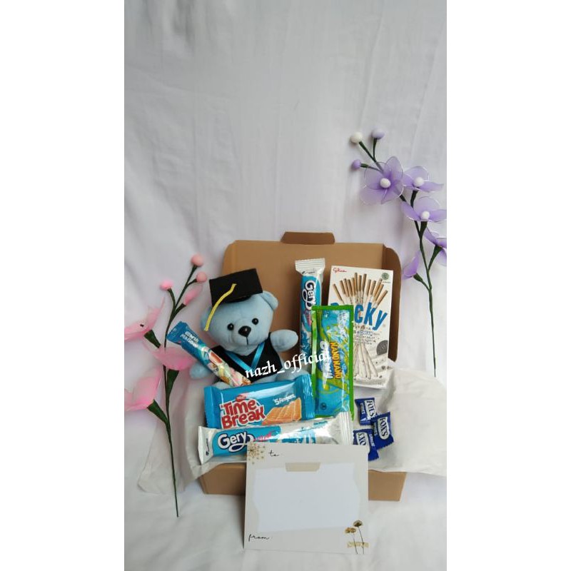 SNACKBOX WISUDA/KADO WISUDA/KADO ULANGTAHUN/ SNACKBOX DAN BONEKA PAKET UNGU