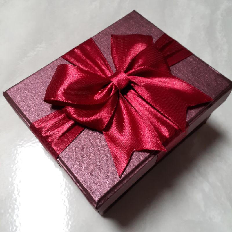 GIFT BOX MERAH HATI PITA MAROON