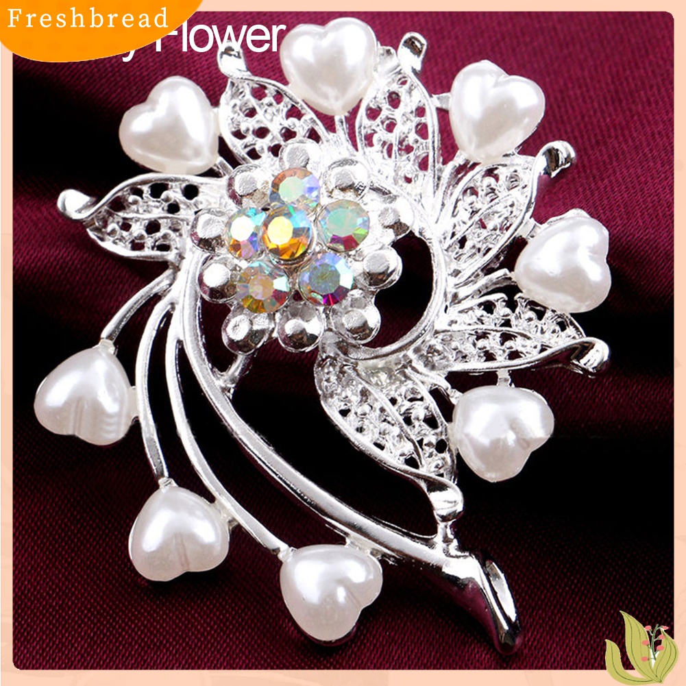 [ TERLARIS]Silver Plated Alloy Flower Rhinestone Brooch Pin Wedding Bridal Party Jewelry