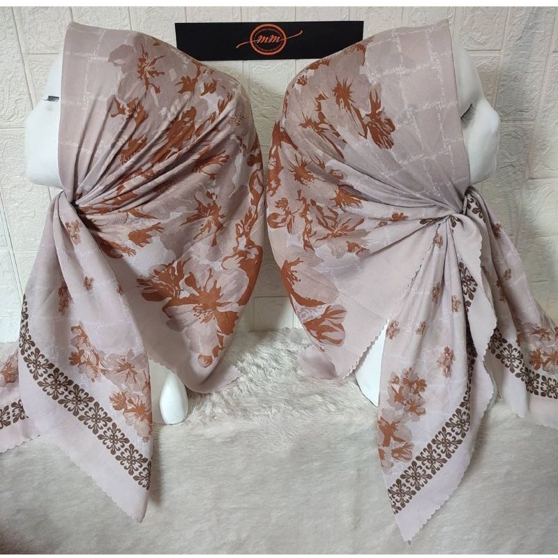 DEENAY KW HIJAB MOTIF SAKURA VANILA