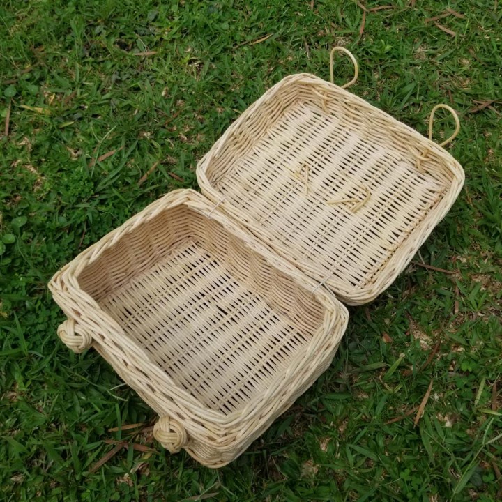 Kerajinan Tangan Rotan Keranjang Kotak Tenteng Kancing 2 - 25x12x19cm