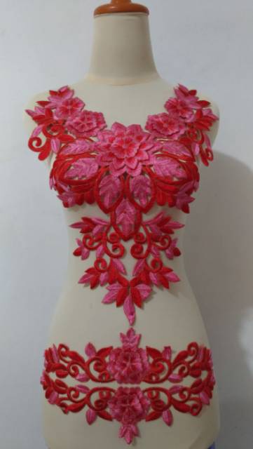 Renda Bordir Motif Borju Set Merah