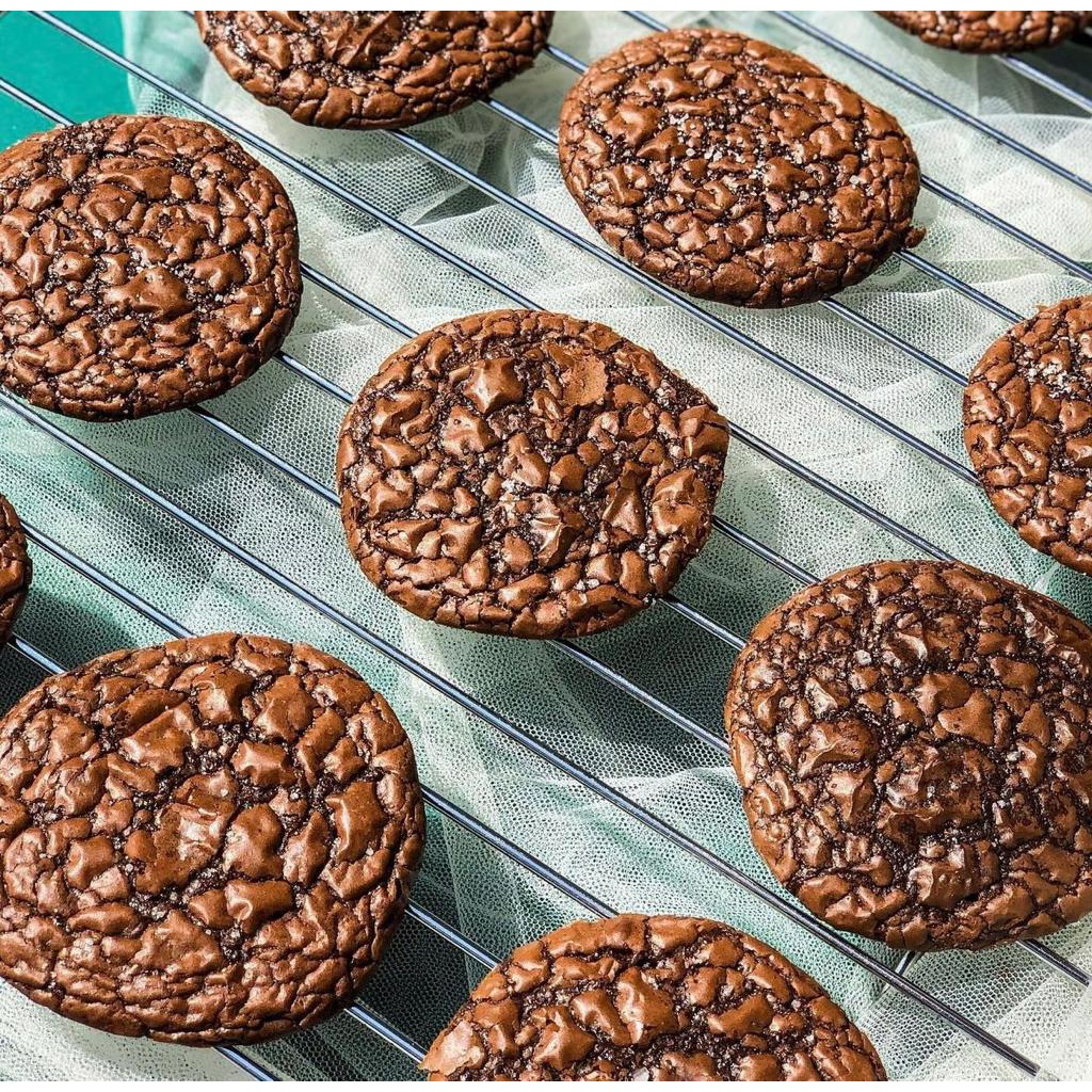 

BAKEREEN.ID BROWNIE COOKIES SOFT CHEWY BOX OF 10 PREMIUM INGREDIENTS