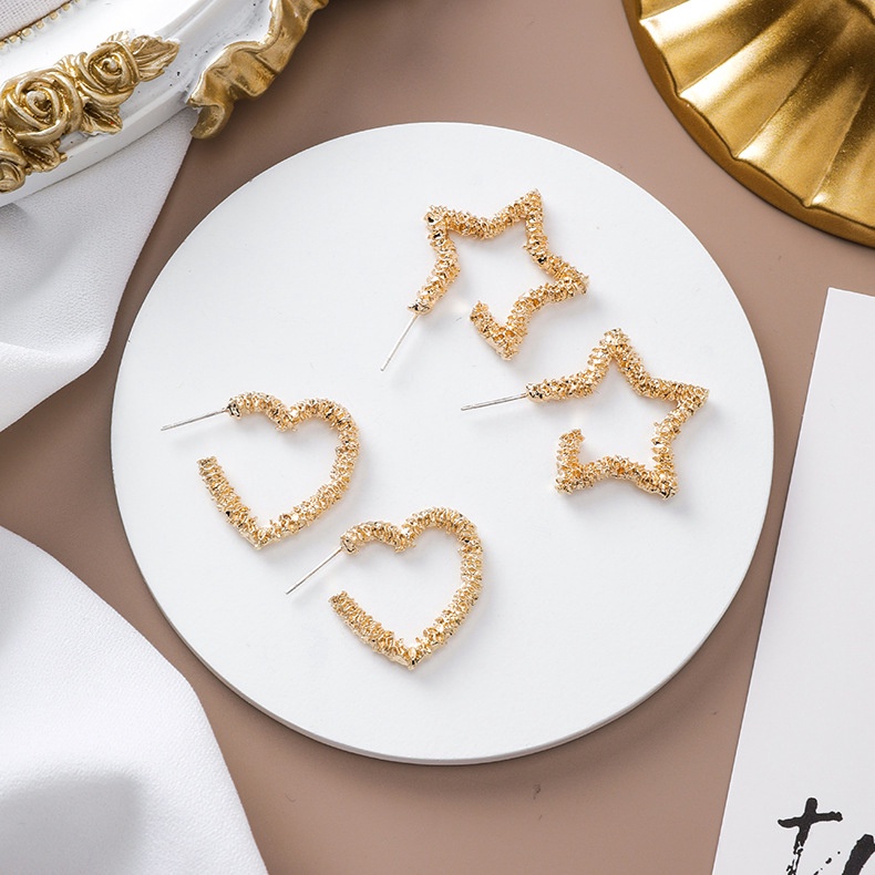 Anting Stud Bentuk Hati Warna Emas Bahan 925 Silver Gaya Retro Korea