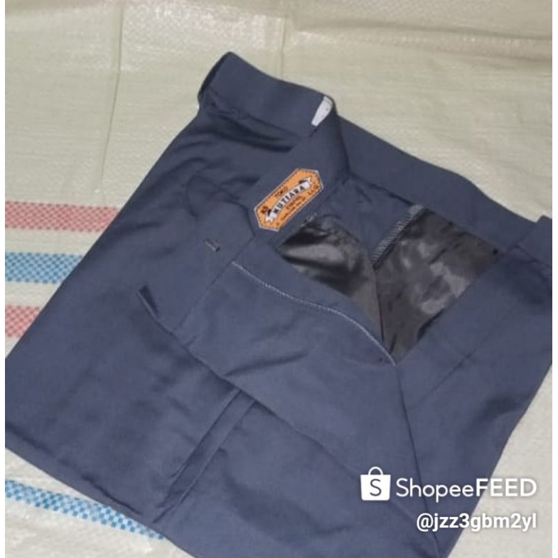 

Celana seragam sekolah tempahan, SMA abu MUTIARA.