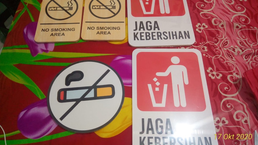 Signage - No Smoking Area